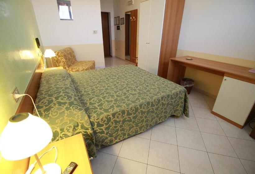 スタンダードシングルルーム, I Laghetti