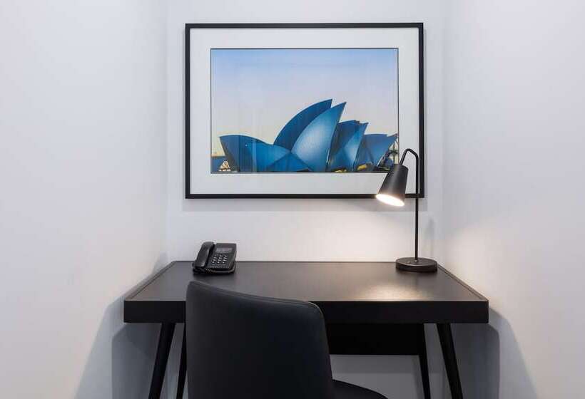 סוויטה, Meriton Suites Waterloo