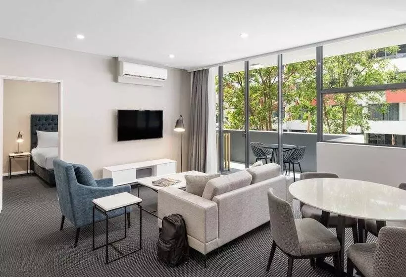 Sviitti, Meriton Suites Waterloo