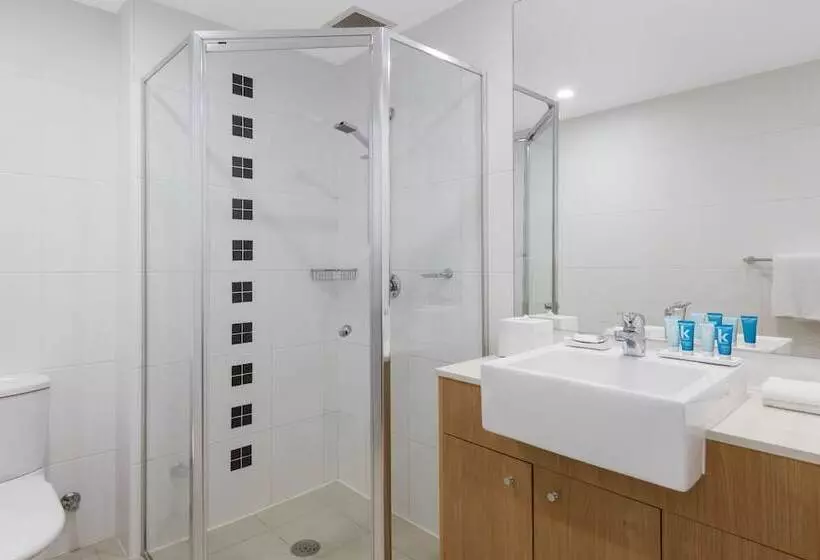 Sviitti 2 Makuuhuonetta, Meriton Suites Waterloo