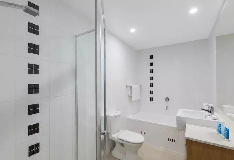 Sviitti 2 Makuuhuonetta, Meriton Suites Waterloo