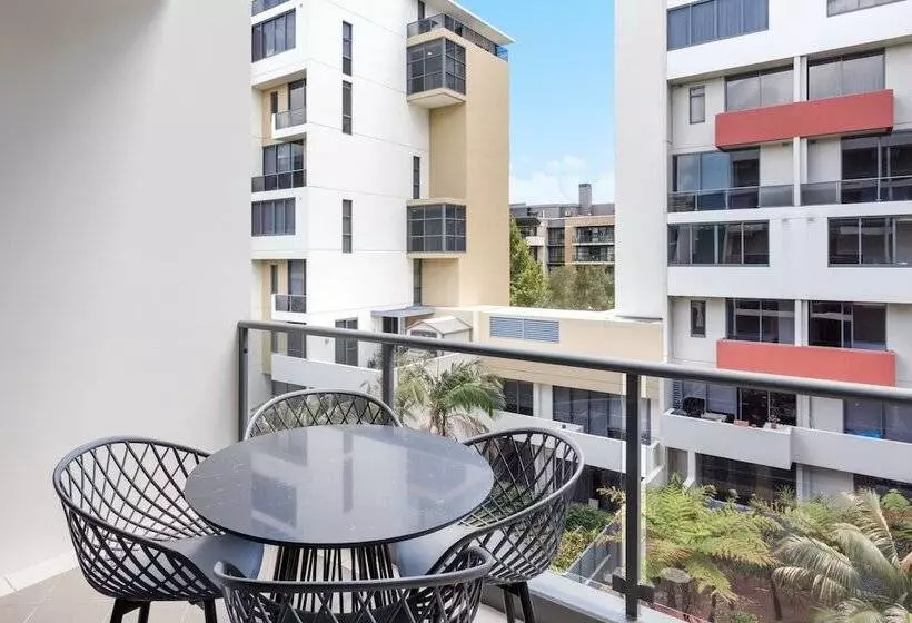 Sviitti 2 Makuuhuonetta, Meriton Suites Waterloo