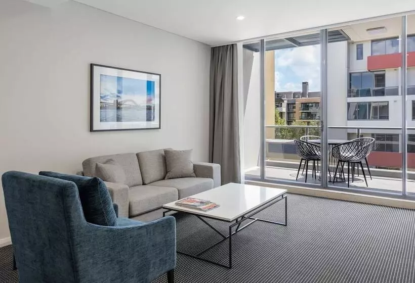 Sviitti 2 Makuuhuonetta, Meriton Suites Waterloo