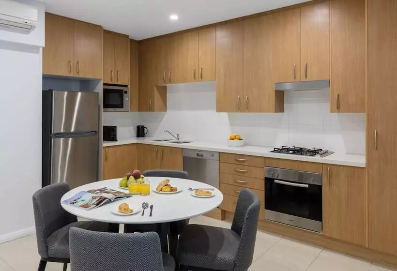Sviitti 2 Makuuhuonetta, Meriton Suites Waterloo