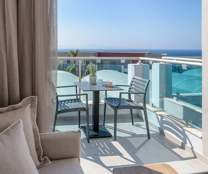 스탠다드 룸 측면 바다 전망, Michelangelo Resort & Spa