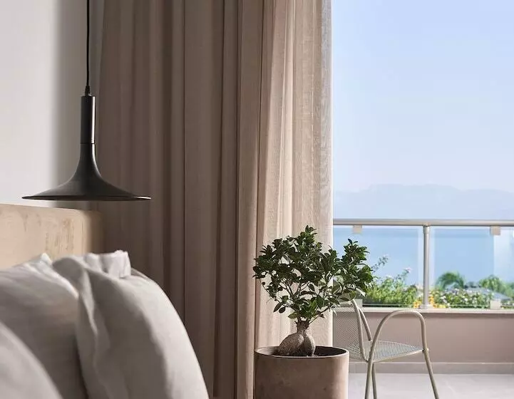 オーシャンビューのプレミアムルーム。, Michelangelo Resort & Spa