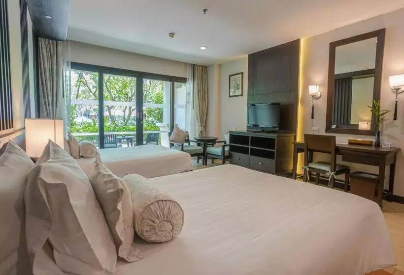 اتاق لوکس سه تخته, Ravindra Beach Resort & Spa   Sha Extra Plus
