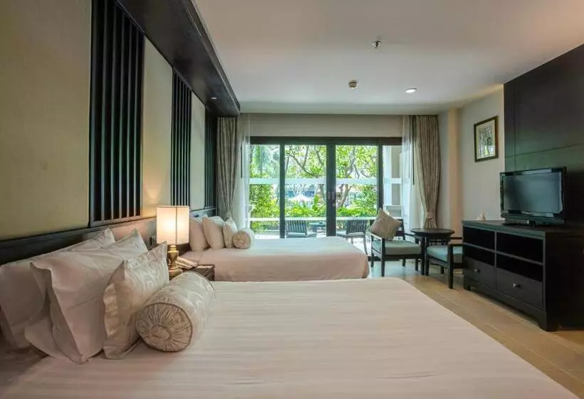 اتاق لوکس سه تخته, Ravindra Beach Resort & Spa   Sha Extra Plus