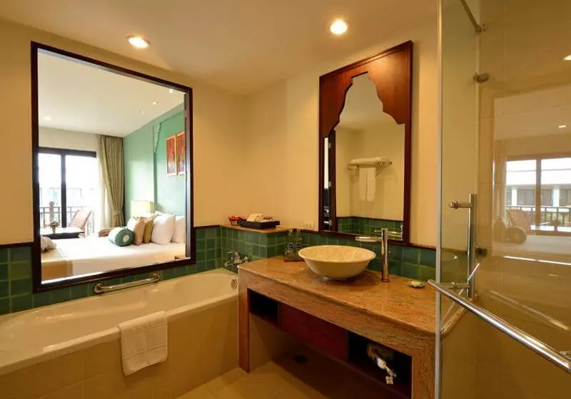 اتاق لوکس, Ravindra Beach Resort & Spa   Sha Extra Plus