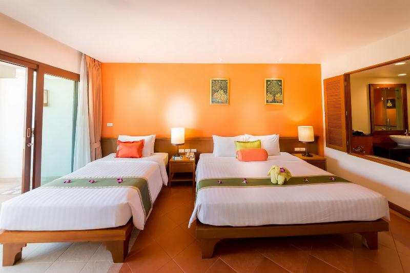 اتاق لوکس سه تخته, Ravindra Beach Resort & Spa   Sha Extra Plus