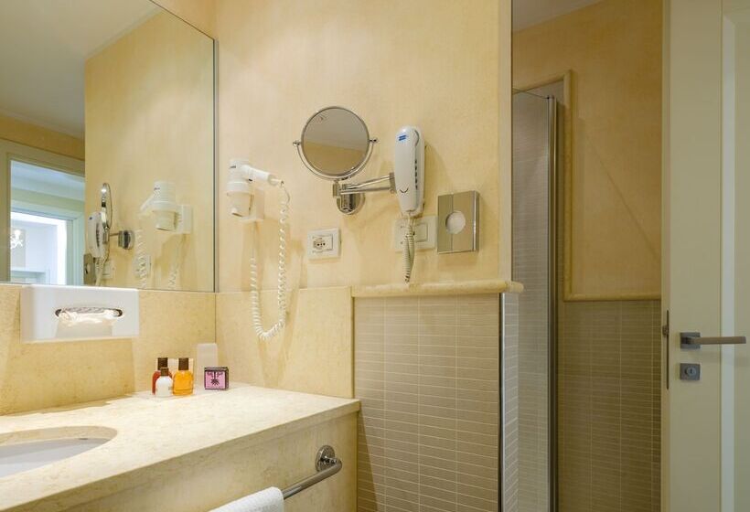 Люкс с Бассейном, Parc Hotel Germano Suites & Apartments