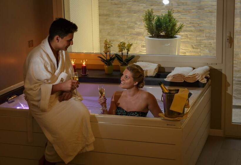 Королевский Люкс, Parc Hotel Germano Suites & Apartments