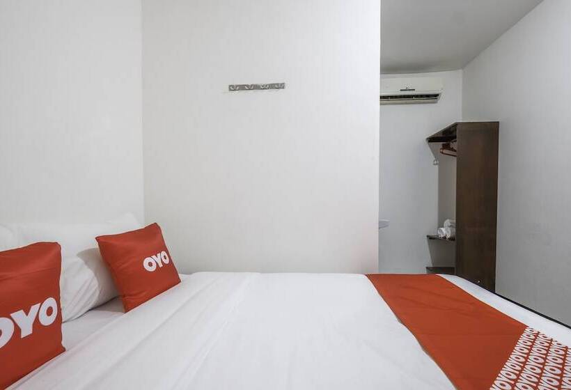 Standardrum, Oyo 1568 Stasiun Ka Cirebon Guest House
