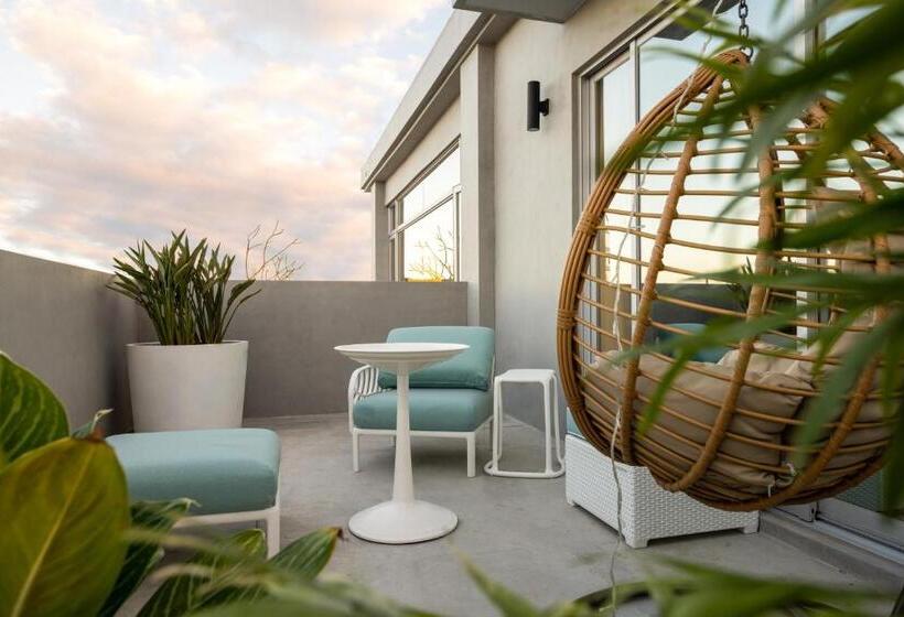 اتاق استاندارد با تخت بزرگ, Ren House大仁哥文旅