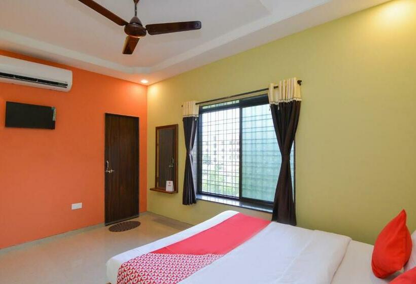 Quarto Deluxe, Sukrangu Palace