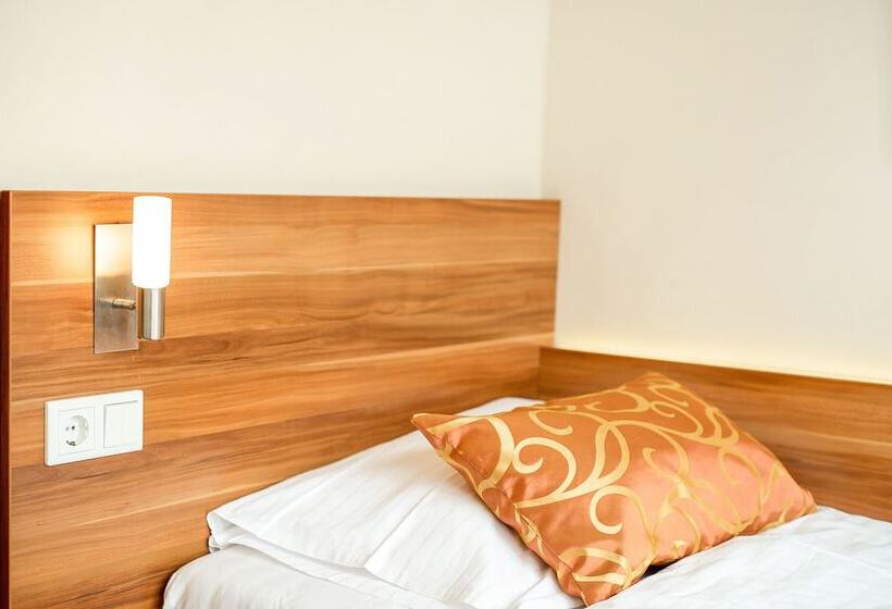 اتاق استاندارد یک نفره, Astoria