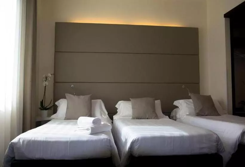 トリプルクラシックルーム, Th Assisi   Hotel Cenacolo