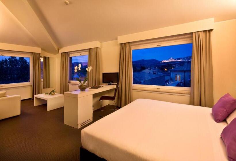 Полулюкс Вид на Город, Th Assisi Hotel Cenacolo