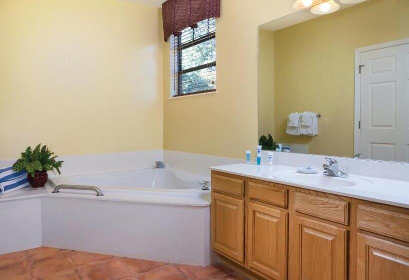 آپارتمان 2 خوابه, Club Wyndham Sedona