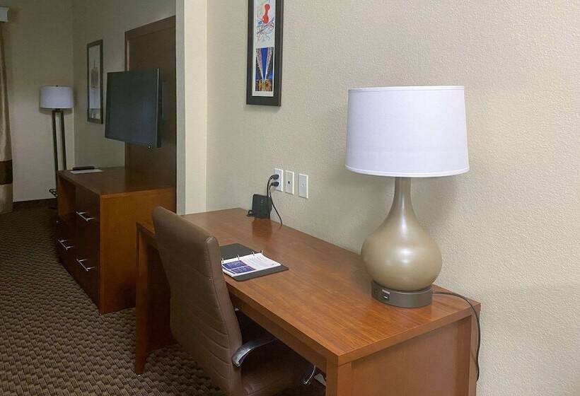 جناح, Comfort Suites Jefferson City
