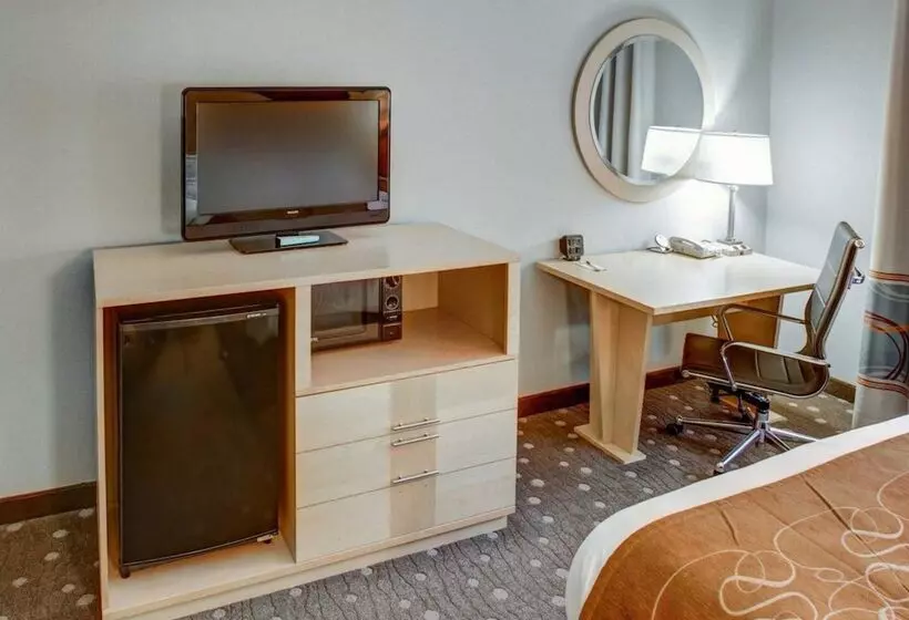 سوییت, Comfort Suites Pittsburgh Airport
