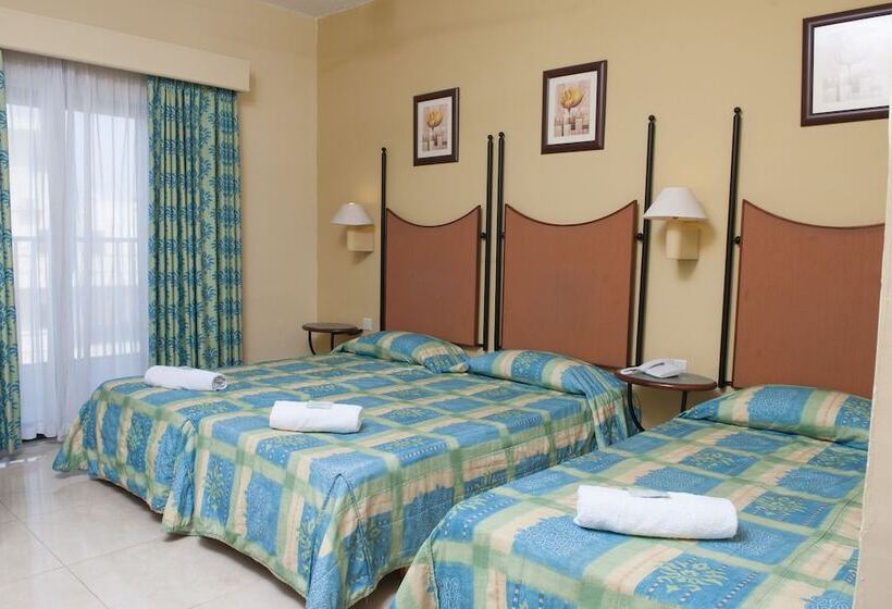 اتاق استاندارد چهارنفره با بالکن, Euroclub