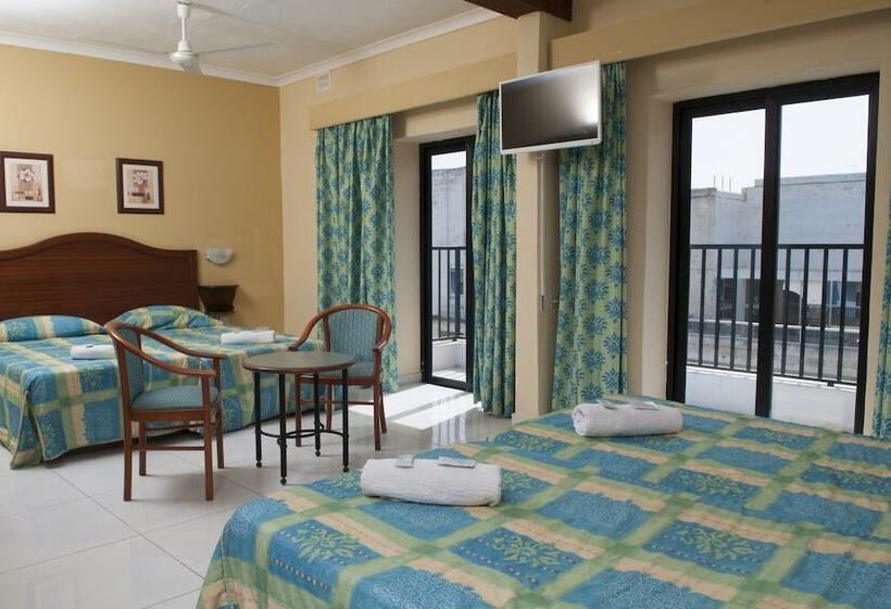 اتاق استاندارد چهارنفره با بالکن, Euroclub