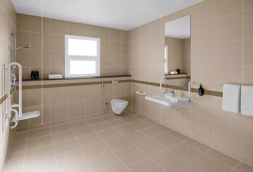 Standard Room King Bed Adapted for people with reduced mobility