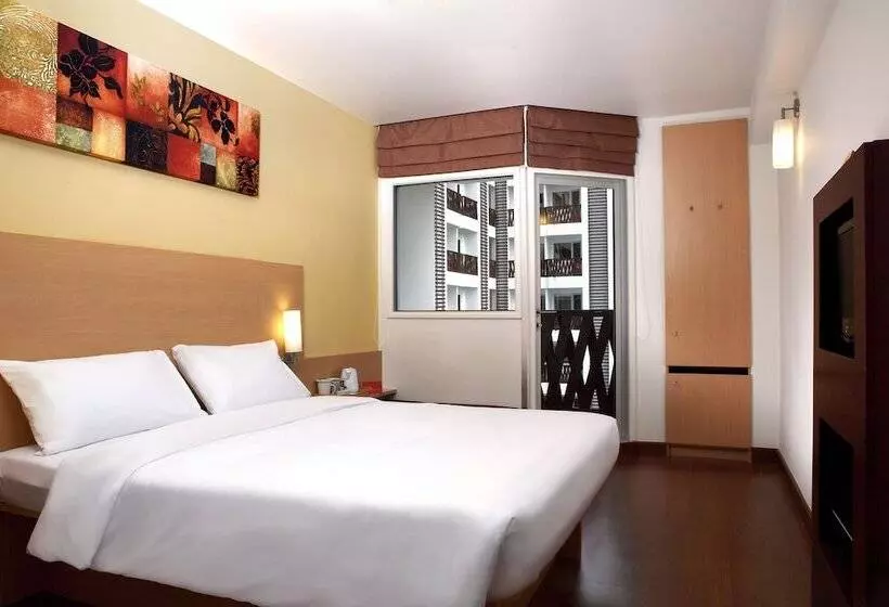 اتاق خانوادگی, Ibis Pattaya