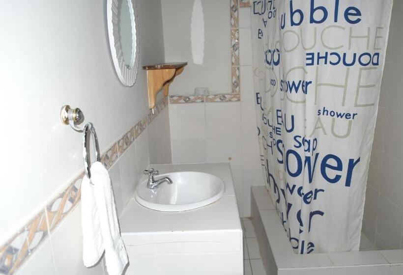 اتاق استاندارد سه نفره, Inkawasi Miraflores Hostel