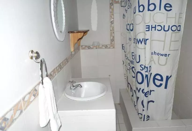 اتاق استاندارد سه نفره, Inkawasi Miraflores Hostel