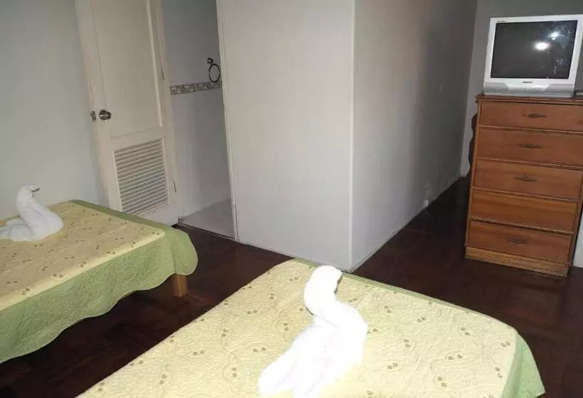 اتاق استاندارد سه نفره, Inkawasi Miraflores Hostel