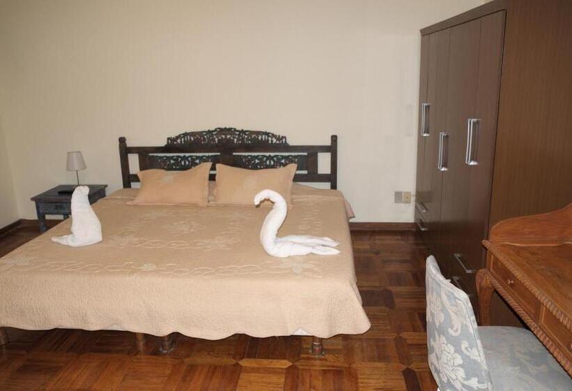 Deluxe Suite King Bed, Inkawasi Miraflores Hostel