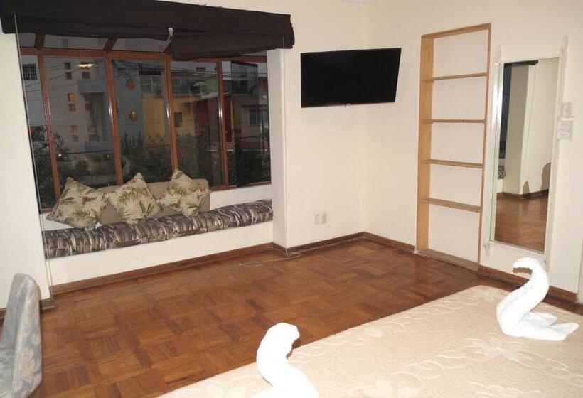 Deluxe Suite King Bed, Inkawasi Miraflores Hostel