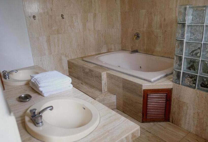 Deluxe Suite King Bed, Inkawasi Miraflores Hostel