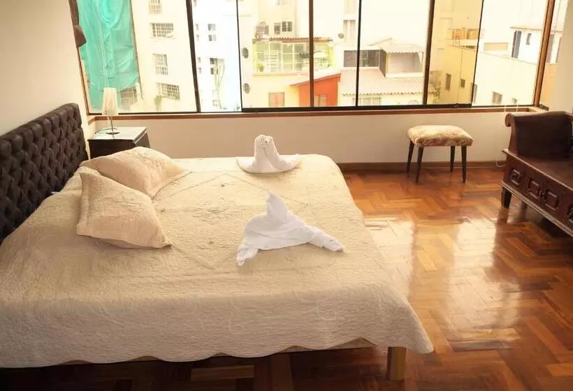 اتاق لوکس با چشمانداز دریا, Inkawasi Miraflores Hostel