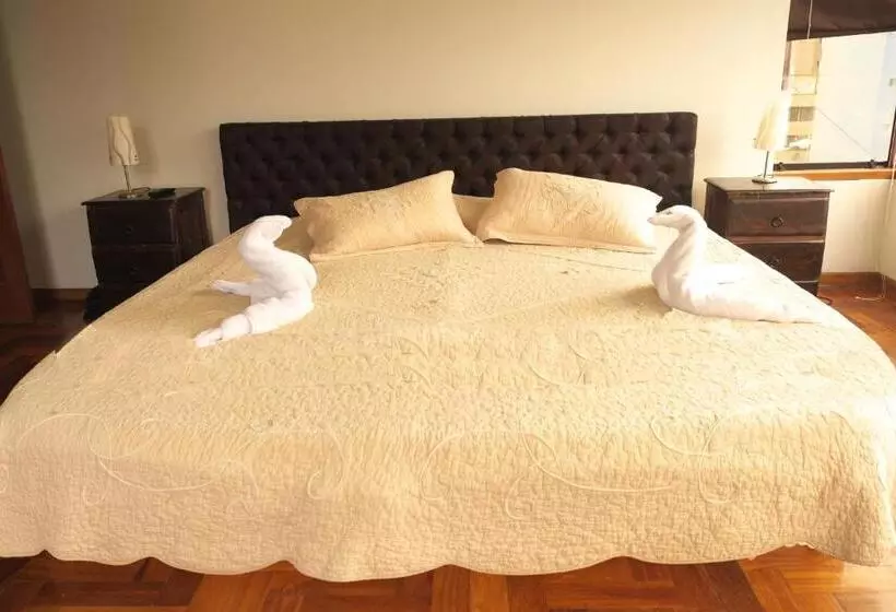 اتاق لوکس با چشمانداز دریا, Inkawasi Miraflores Hostel
