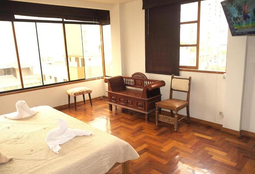 اتاق لوکس با چشمانداز دریا, Inkawasi Miraflores Hostel