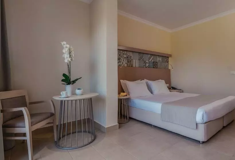 سوییت با چشم‌انداز باغ, Lindos Imperial Resort & Spa