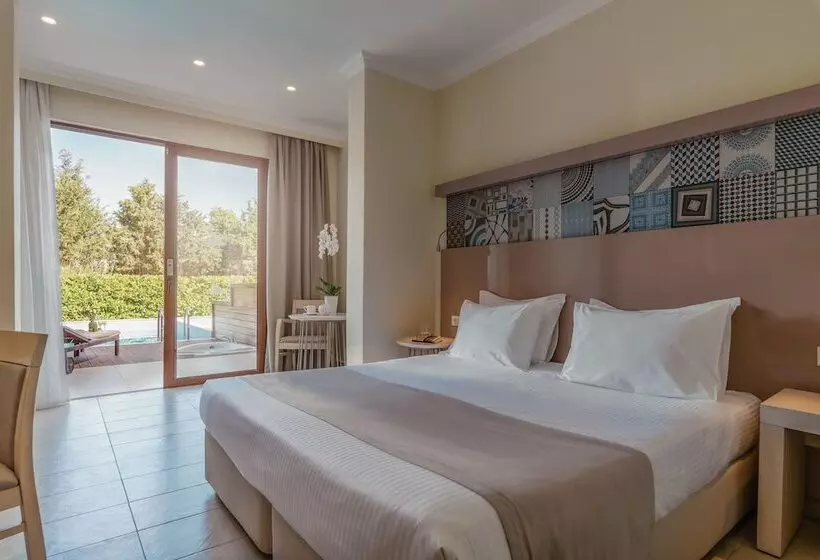 سوییت با چشم‌انداز باغ, Lindos Imperial Resort & Spa