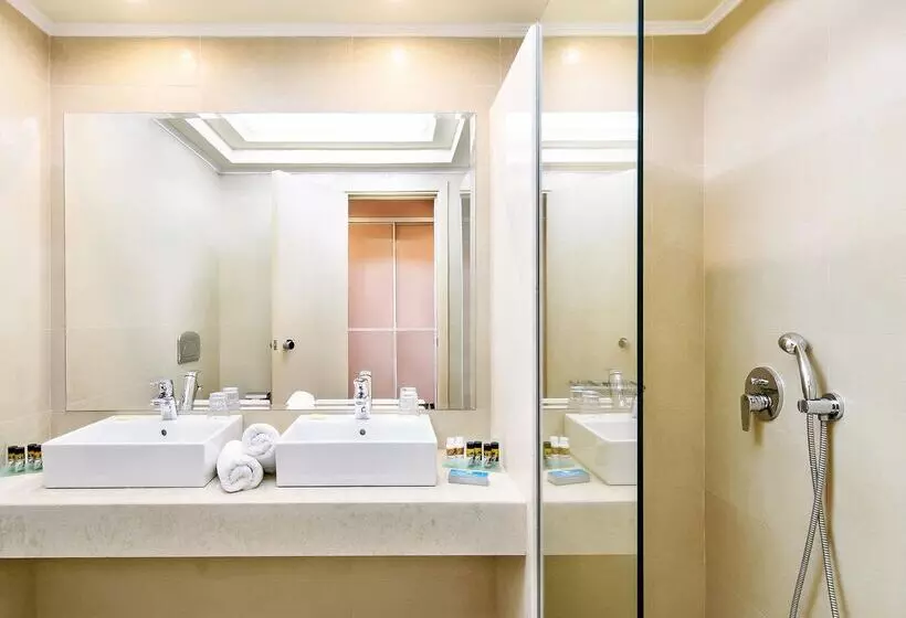 سوییت با چشم‌انداز باغ, Lindos Imperial Resort & Spa