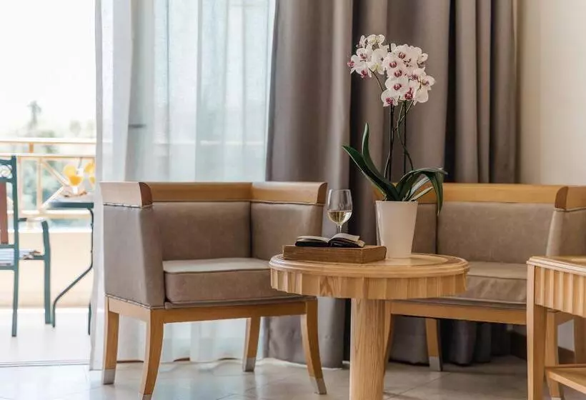 سوییت خانوادگی, Lindos Imperial Resort & Spa