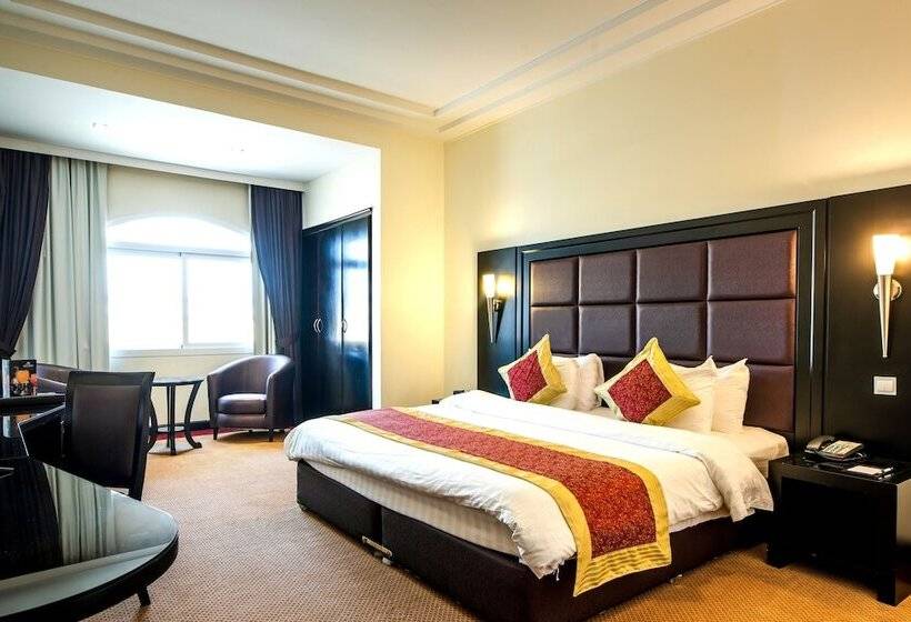 سوییت اجرایی, Royal Beach Hotel & Resort