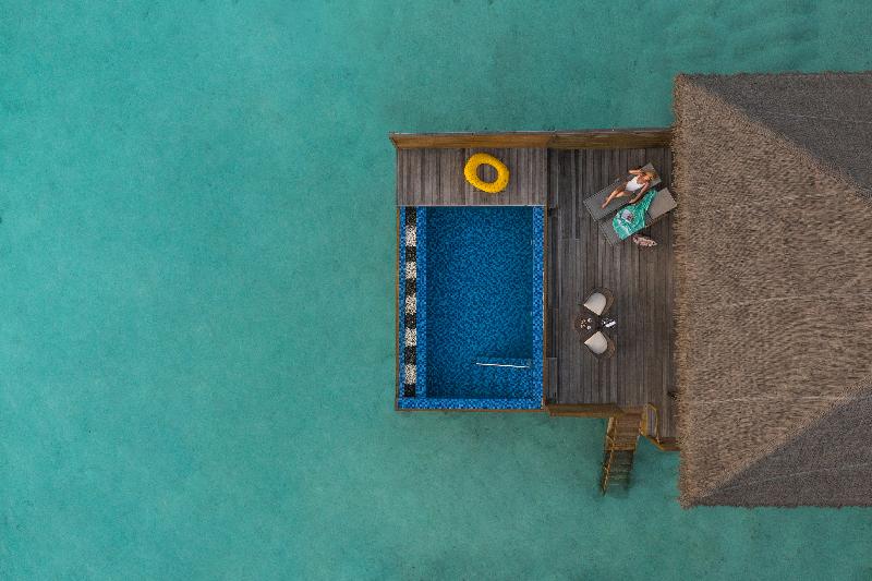 غرفة قياسية, Rq Santiago