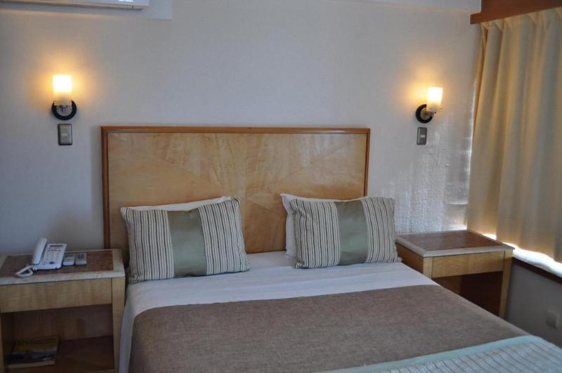 غرفة قياسية, Rq Santiago