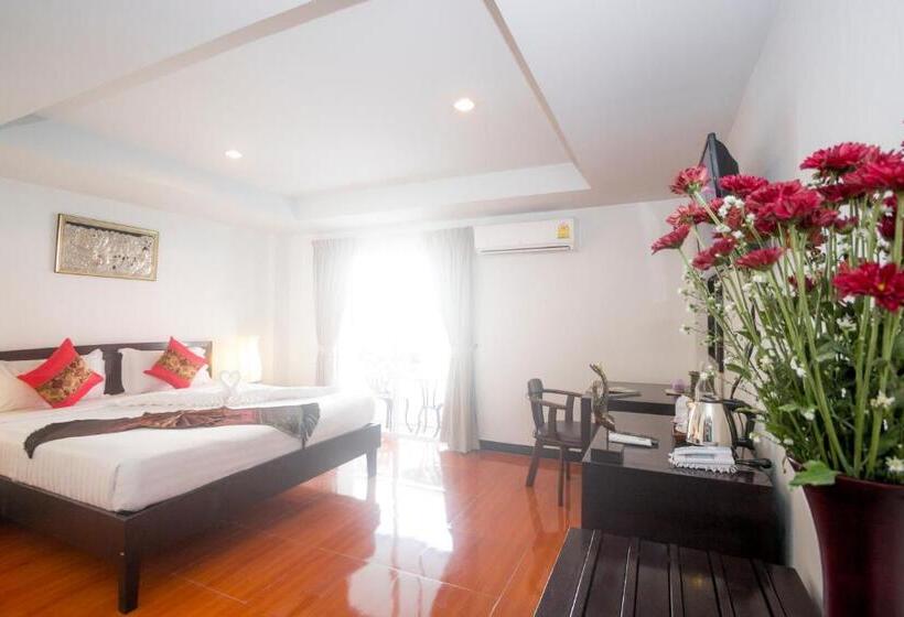 디럭스 룸 킹사이즈 침대, Silver Resortel