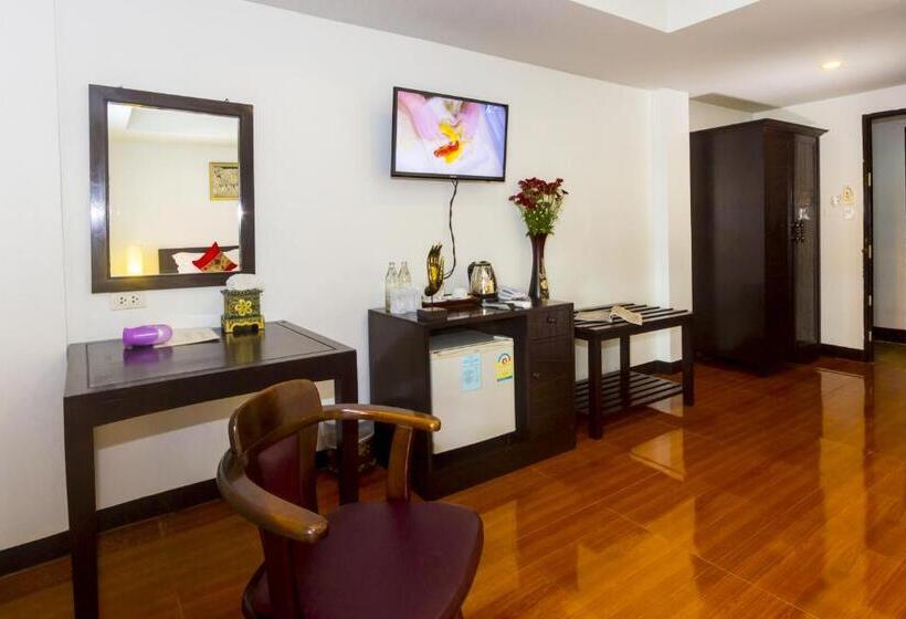 디럭스 룸 킹사이즈 침대, Silver Resortel