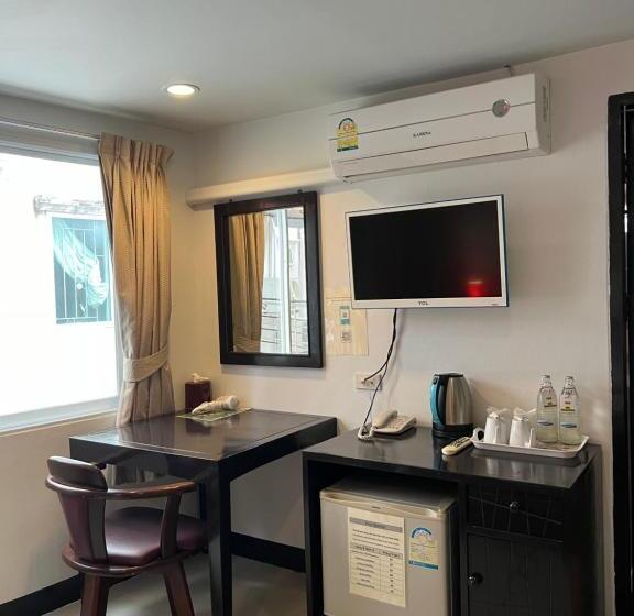 이코노미 룸, Silver Resortel