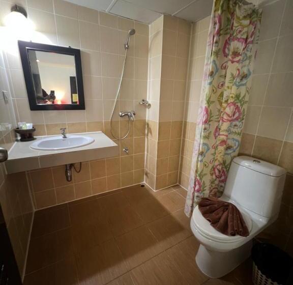 이코노미 룸, Silver Resortel