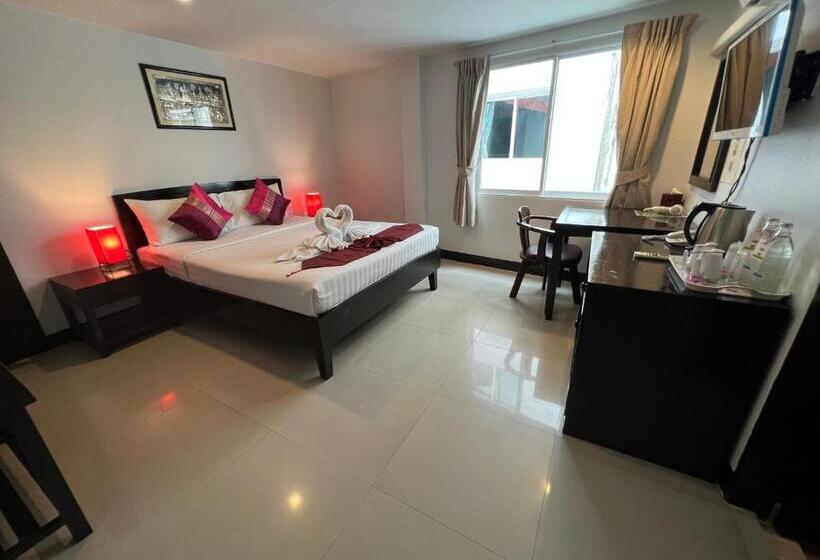 이코노미 룸, Silver Resortel